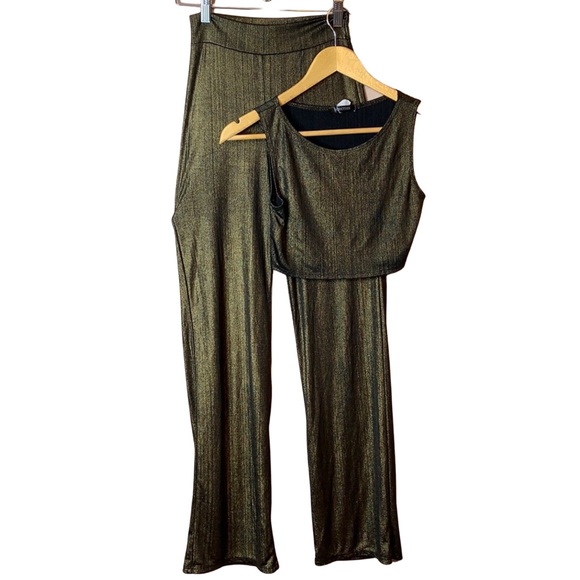 GREEN/GOLD SHIMMERY 2-PIECE SUIT!!! - Picture 1 of 7